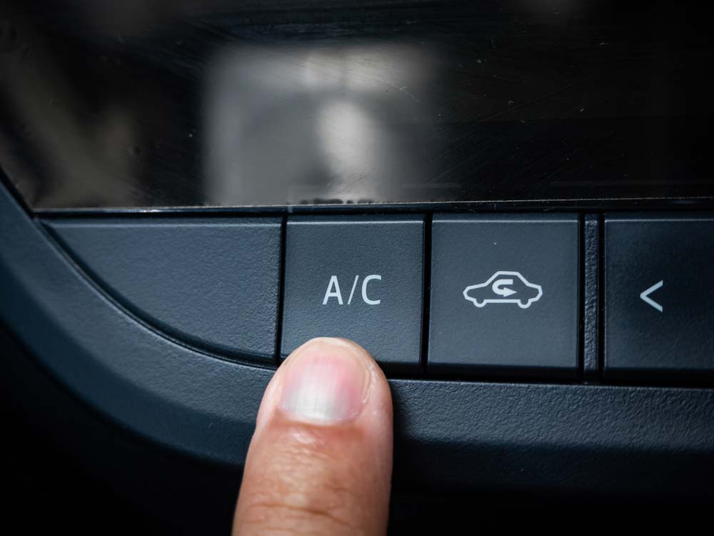 Turns On Air Condition In The Car